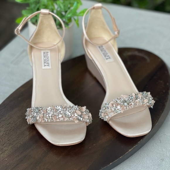 - Badgley Mischka Soft Nude Crystal embellished wedge heel ankle strap size 9.5 - Picture 9 of 13